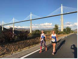 Liste d'itinéraires / topos de randonnées, cartes, traces gps, galeries photos Deux Marcheuses Nordiques De L Ac Beauchamp Aux 100 Km De Millau Ac Beauchamp Athletisme