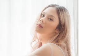 Belum ada info detil tentang single ini. Lirik Lagu Bertaut Nadin Amizah