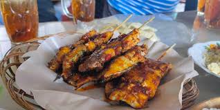 Harga kanopi kain awning jika dihitung per meter perseginya bisa berkisar mulai rp. Hidangan Laut Spesial Di Bu Gandos Pacitan Tahu Tuna Hingga Sate Tuna Halaman All Kompas Com