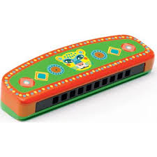 Des Jouets En Bois Toujours Tendres Et Rigolos Pour Encourager Les Plus Petits A Partir A La Conquete Du Mond Jouets Musicaux Instrument De Musique Harmonicas