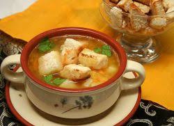 Banyak sup kacang hijau mengandung bahan tambahan seperti stok udang, ham dan / atau ayam yang mempengaruhi kandungan kalori, lemak dan kolesterol. Sup Ayam Kandungan Kalori