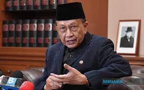 Tan sri dato seri utama dr rais bin yatim born 15 april 1942 is a malaysian politician he was a minister in multiple federal governments from 1974 to 201. Bernama Rais Yatim Proposes Establishment Of Academy To Train Politicians
