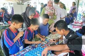 Video ini hasil suntingan bersama dari anak murid cikgu sue (ammar, aiman, zikrullah & ikmal). Pupuk Minat Murid Mata Pelajaran Stem