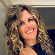 Ashley Beringer's Instagram, Twitter & Facebook