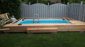 Pin Von Filip Banarescu Auf Eigenen Pool Bauen Pool Im Garten Pool Gartendekoration