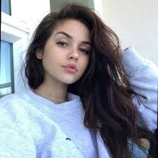 Ellie Nova (@EllieNova4)