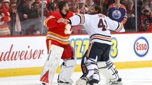 Calgary flames line brawl | february 1st, 2020. Goalies Fight Draisaitl Has Four Assists As Edmonton Oilers Down Calgary Flames Tsn Ca