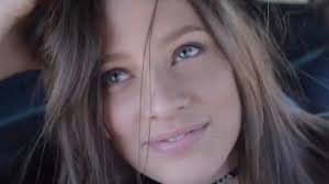 Jennifer Dustman's Instagram, Twitter & Facebook