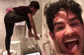 Veja imagens de alta qualidade seguindo a etiqueta '#guilherme mussi namoradas'. Pato Flagra Rebeca Abravanel Em Cima De Vaso Sanitario Com Medo Da Barata Portal Overtube
