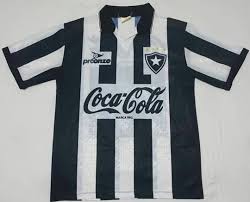 Head up to the 8th floor of the botafogo praia shopping for a great view and photo op, with the pão de açúcar (sugarloaf mountain) in the background. Botafogo 1993 Home 2 Kit