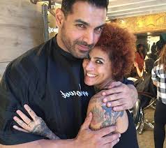 The city boasts of several hair stylists who can fix your tresses and give you an interesting look. Top 10 Hair Stylists Hair Salons In India