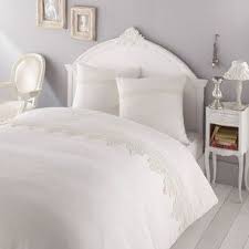 parure de lit et housse de couette en coton maisons du monde parure de lit lit blanc parure housse de couette