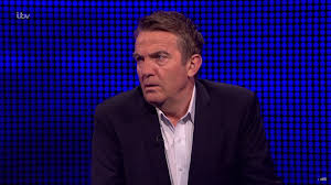 The chase saw a contestant tell bradley walsh not to rub it in after he achieved a show first for the worst reason. Why Bradley Walsh Often Looks Drunk On The Chase