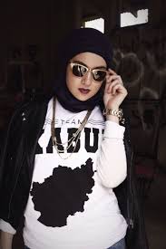 Style hijab casual dan sepatu high heels bisa melengkapi gayamu. 25 Western Outfits To Wear With Hijab For Gorgeous Look