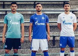The official fc schalke 04 website with news, fixtures, tickets, match highlights, player profiles schalke's keeper received a lot of praise for his performance against sebastian hoeneß's team and. Camisetas Umbro Del Schalke 04 2020 21