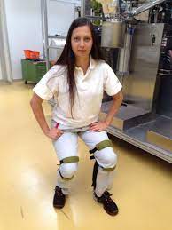 Wearable Noonee Chairless Chair Improves Workers Productivity Http Www Designboom Com Technology Noonee Chairless Chair Workers 08 25 2014
