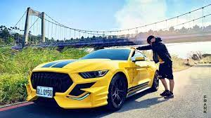 福特野馬（ford mustang）是由福特汽車公司所推出的跑車。 野馬原本的汽車平台是屬於第二代北美洲的福特獵鷹。原版的福特野馬i 4座位概念車改進成了1963年的野馬ii 雙座位的原型，是福特用於預測公眾將如何對於1962年中所推出的第一條生產的福特野馬。 Or1dw2jiysdnjm
