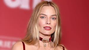 13 Best Red Lipsticks Glamour Editors Swear By, Tried & Tested | Glamour UK