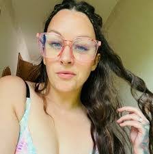 Jodi Dyer's Instagram, Twitter & Facebook