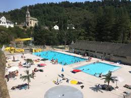piscine decouverte de chaudes aigues office de tourisme des pays de saint flour