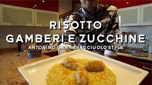 Titolare e chef di villa crespi, 2 stelle michelin, ha aperto anche cannavacciuolo bistrot a novara e torino, ottenendo altre 2 stelle michelin nel 2019. La Cucina Onesta Risotto Gamberi E Zucchine Antonino Cannavacciuolo Facebook