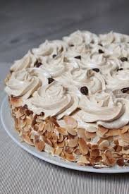 Voila Un Classique De La Patisserie Traditionnelle Le Gateau Moka Pour Les Amateurs De Cafe Et Je N En Fais Pas Partie Mais Gateau Moka Gateau Recette Moka