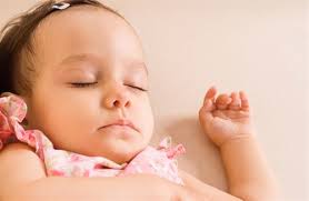 Sola går ned, og det er på tide å sove, men tamaa klarer det ikke. Nar Skal Barnet Legge Seg Nhi No