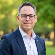 Office gyms are back and awkward