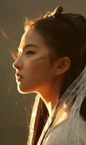 She is the most aura of the little dragon girl, she is the dream lover of  thousands of boys.The value of the face is against the sky Liu Yifei