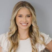 Amber Mcnew's Instagram, Twitter & Facebook