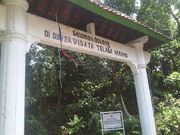 Kunjungi telaga herang yang punya hawa sejuk dan asri. Wisata Telaga Herang Majalengka Tempat Wisata Indonesia