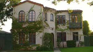 Modern Family Three Funny Families And Their Three Fab Houses