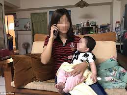 Taiwanese Babysitter Hits A Baby Girl And Throws Her To The Floor Daily Mail Online