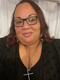 YOU'D BE SURPRISED AT HOW OFTEN A WOMAN sits in her car,