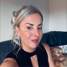 Would you say a private transfer is a better option than the jet 2 coach  transfer? How long does it take to & from airport?