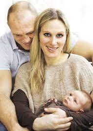Zara tindall horse trials newborn baby lucas fotoğraf ve haber amaçlı stok fotoğraf koleksiyonuna göz atın. Zara Phillips And Mike Tindall Introduce Their Beautiful Daughter Mia Royal Family Portrait Zara Phillips Royal Family