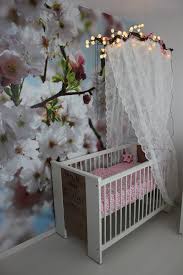 zelfgemaakt hemeltje van stof van ikea leuk afgewerkt met lampjes babykamer babykamer inrichten babykamer ideeen