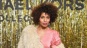 All you need to do is follow up daily. Kerry Washington Wears Short Curly Hairstyle To Nyfw 2019 Allure