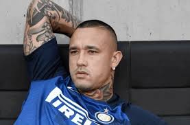 Kariyer sayfasında radja nainggolan isimli futbolcunun sezon bazında takımının yer almış olduğu turnuvalardaki maç, gol, asist, sarı kart, kırmızı kart, oyuna girme, oyundan alınma. Tidak Betah Di Inter Nainggolan Ingin Kembali Ke Roma Berita Bola Terupdate Live Score Jadwal Klasemen Football5star Com