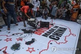 코로나19 3차 대유행의 큰 파고는 조금씩 누그러지고 있으나 여전히 긴장을 늦출 수 없는 상황입니다. ì„œìš¸ì‹ ë¬¸ ì¤'êµ­ì¸ íƒœìš°ì§€ ë§ˆë¼ ì¸ë„ ì •ë¶€ ë¹„ê³µì‹ ì§€ì‹œ ë‚´ë¦° ì´ìœ 