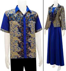 Desain baju batik yang cukup menawan, menggunakan kain batik cap motif daun warna krem memberikan nuansa segar. Desain Baju Batik Kombinasi
