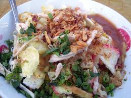 Berbeda dengan nasi campur dari jawa, nasi campur bali memiliki rasa yang khas karena menggunakan sate lilit sebagai lauk utama. Local Balinese Food You Have To Try Baliventure Tours
