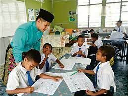 Mengajar adalah aktivitas/kegiatan yang dilakukan guru dalam kelas atau lingkungan sekolah. 5 Hal Yang Di Persiapkan Guru Sebelum Mengajar Berbagi Ilmu