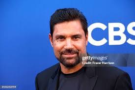 Manu Bennett's Instagram, Twitter & Facebook