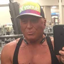 Lance Dutton's Instagram, Twitter & Facebook