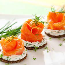 Not only will these fill you up if dinner is going to be late but they are low in calories (well, depending on the toppings!) and easy enough to rustle up in 5 minutes or less in many cases. Easy Savory Canapes For Parties Aleka S Get Together