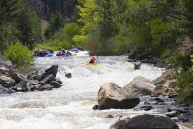 Dus, wat is het verschil tussen een kreek en een rivier? The Top 6 Places To Go White Water Rafting In Colorado
