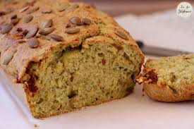 Cake Sale Aux Courgettes Et Aux Tomates Sechees Recette Vegetale La Fee Stephanie Cake Courgette Cake Sale Courgette Tomate