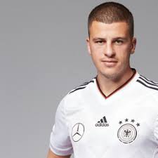 The difference between heart of gold and many other concert dvds is the fact that it was directed by a truly accomplished director with an eye for detail and using various different techniques to capture subtleties and nuances in each performance; Diego Demme Spielerprofil Dfb Datencenter