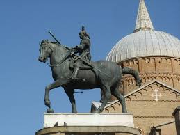 It portrays the renaissance condottiero erasmo da narni, known as gattamelata, who served mostly under the republic of venice, which ruled padua at the time. File Donatello Monumento Equestre Al Gattamelata 03 Jpg Wikimedia Commons